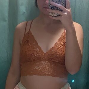 VS PINK Women’s Padded Lace Sparkly Cross Strap Bralette